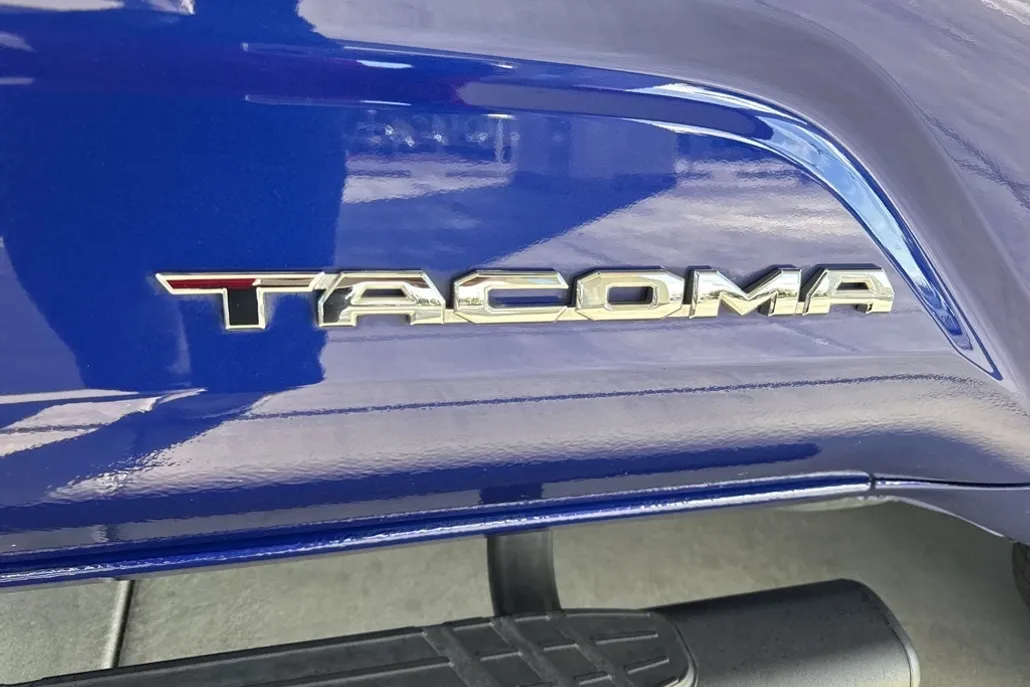 2024 Toyota Tacoma SR5 4x4 photo 1