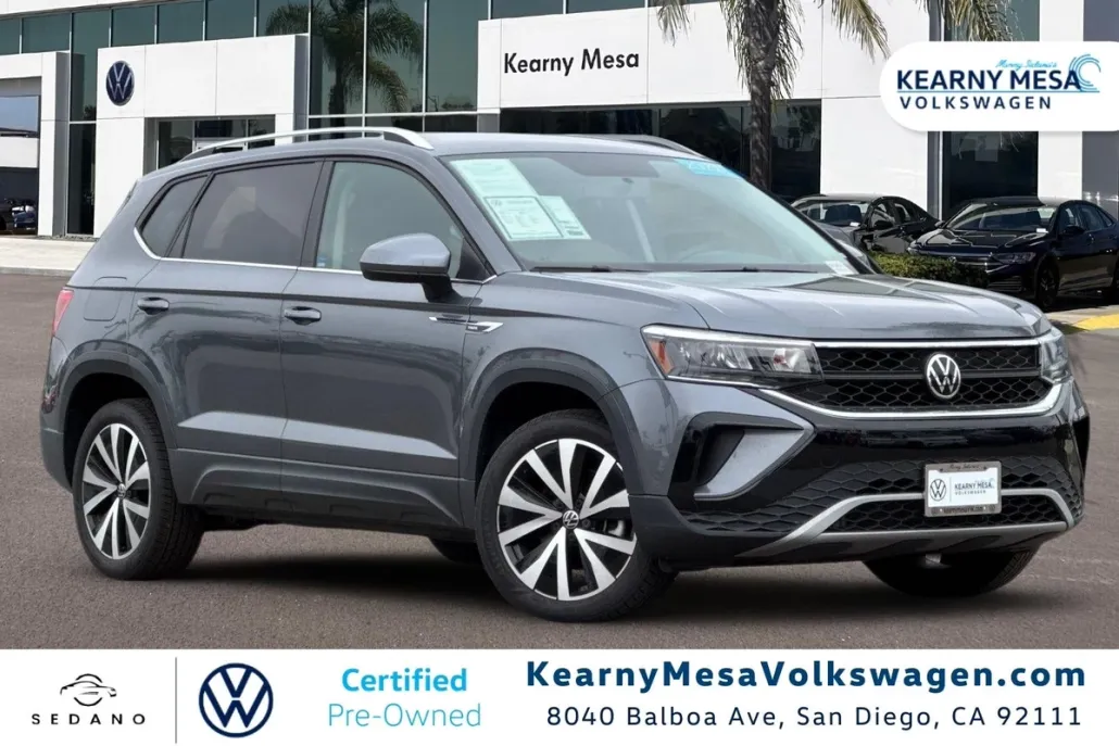 2022 Volkswagen Taos SE photo 1