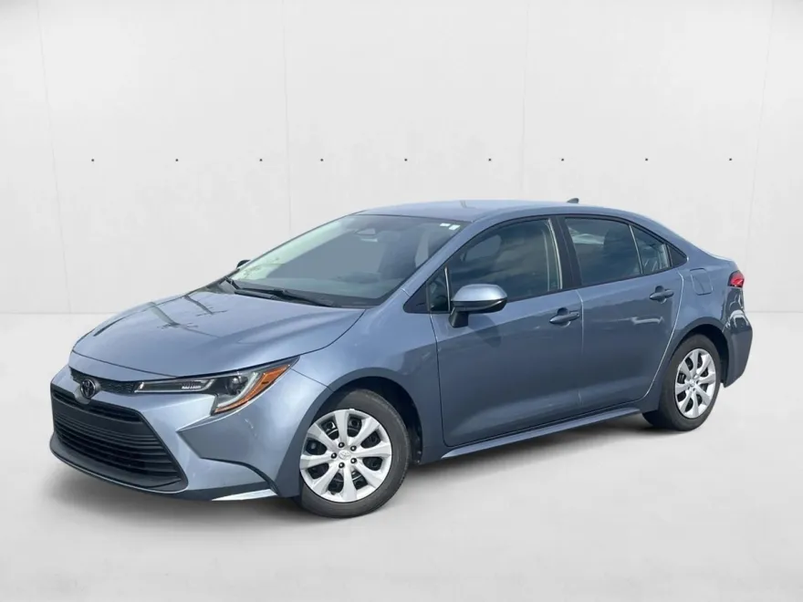2024 Toyota Corolla LE photo 1