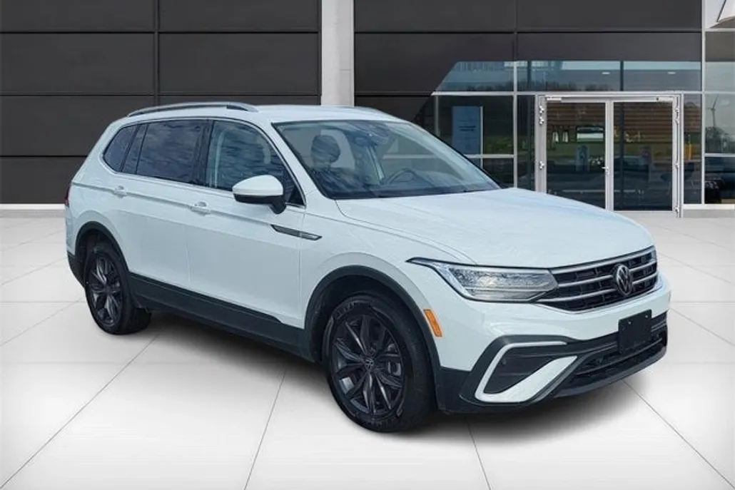 2024 Volkswagen Tiguan SE Wolfsburg Edition photo 1