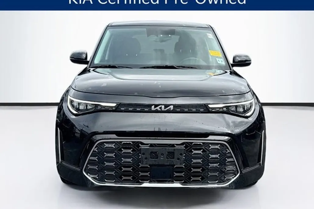 2023 Kia Soul GT-Line photo 1