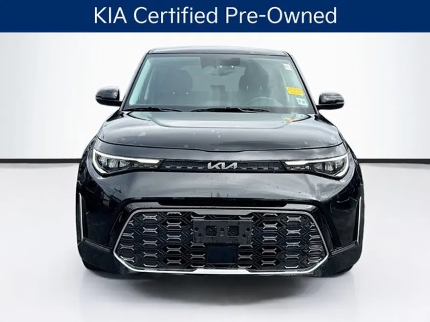 2023 Kia Soul GT-Line photo 1