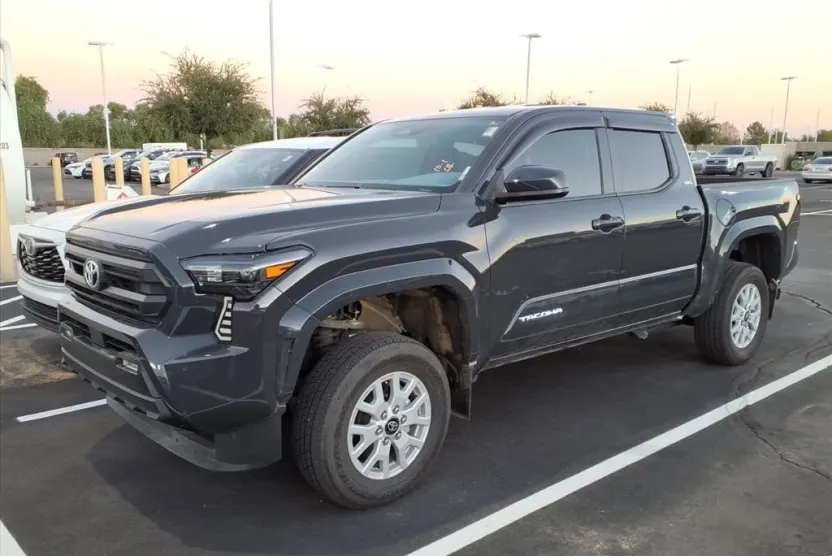 2024 Toyota Tacoma SR5 Double Cab 4x4 photo 1