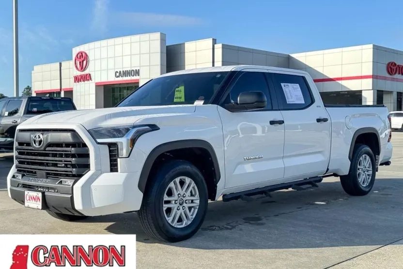2024 Toyota Tundra SR5 photo 1