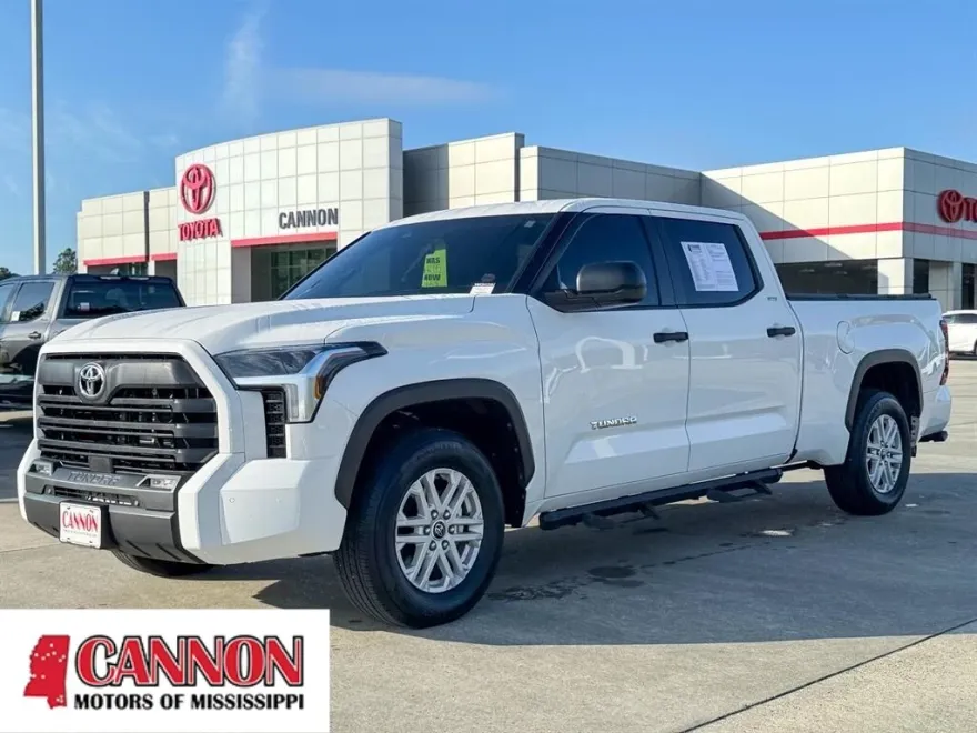 2024 Toyota Tundra SR5 photo 1
