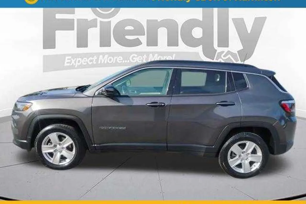 2022 Jeep Compass Latitude photo 1