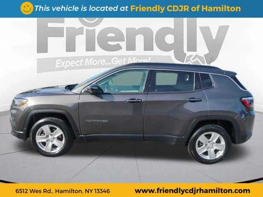 2022 Jeep Compass Latitude photo 1