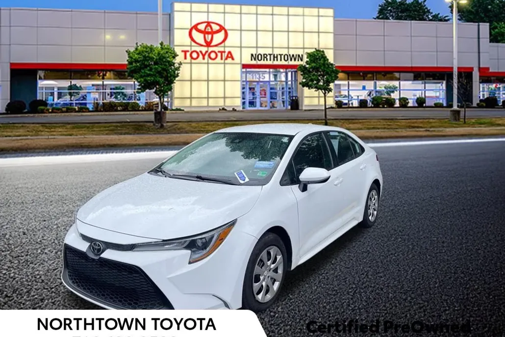 2022 Toyota Corolla LE photo 1