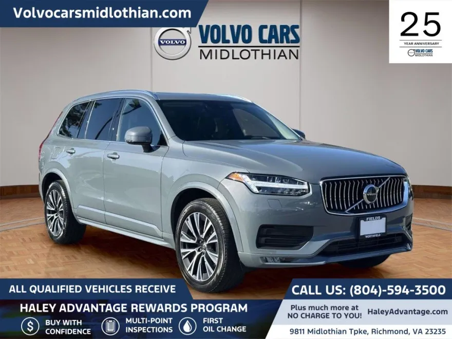 2022 Volvo XC90 T6 Momentum photo 1