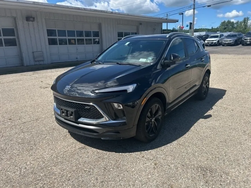 2024 Buick Encore GX Sport Touring photo 1