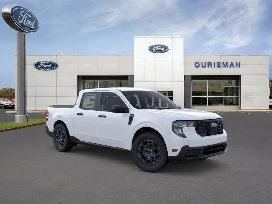 2025 Ford Maverick XLT photo 1