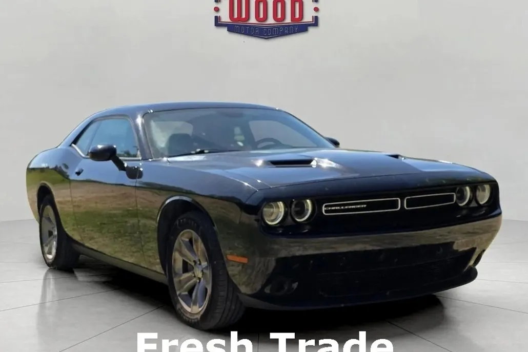 2023 Dodge Challenger SXT photo 1