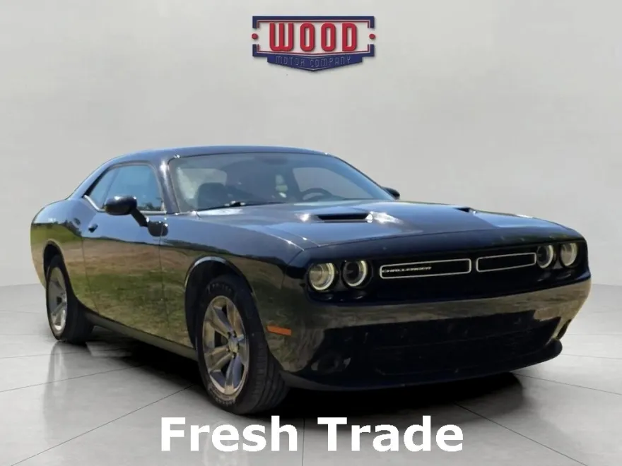 2023 Dodge Challenger SXT photo 1