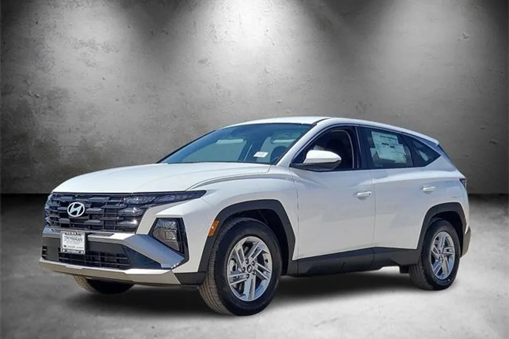 2025 Hyundai Tucson SE photo 1