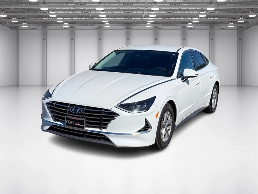 2022 Hyundai Sonata SE photo 1