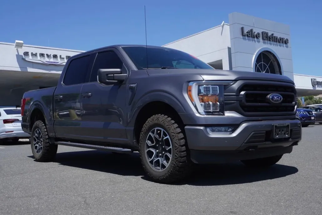 2021 Ford F-150 XLT FX4 photo 1