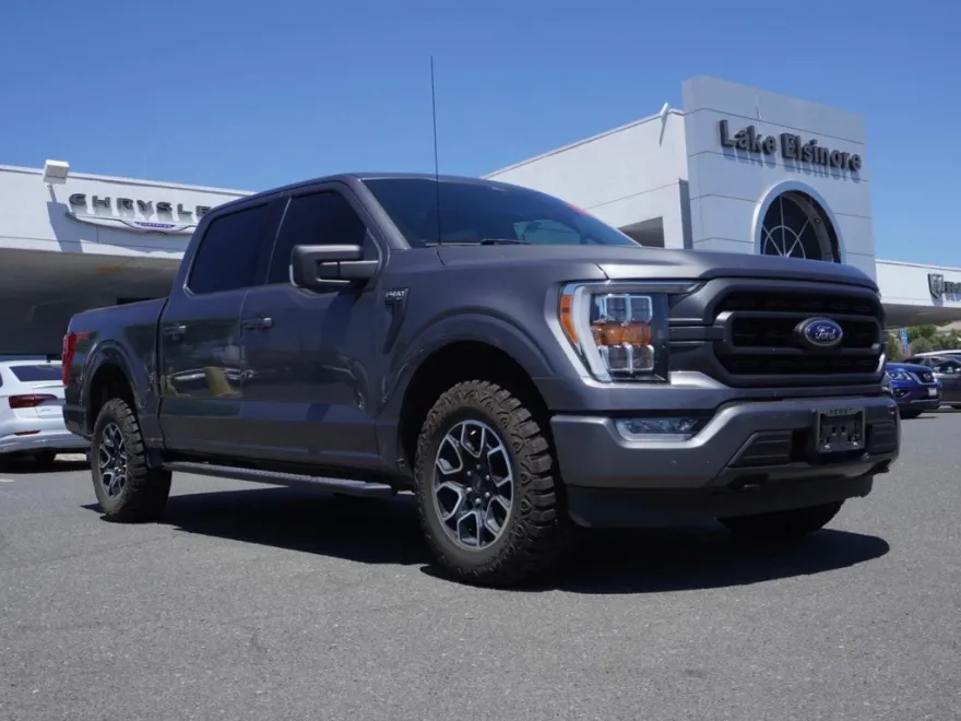 2021 Ford F-150 XLT FX4 photo 1