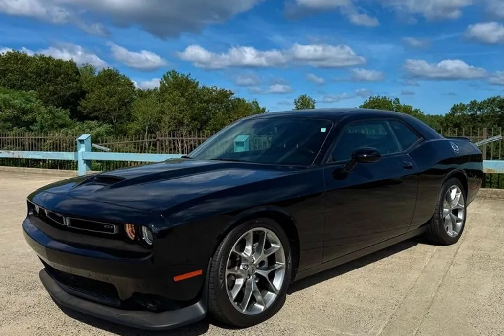 2023 Dodge Challenger GT photo 1