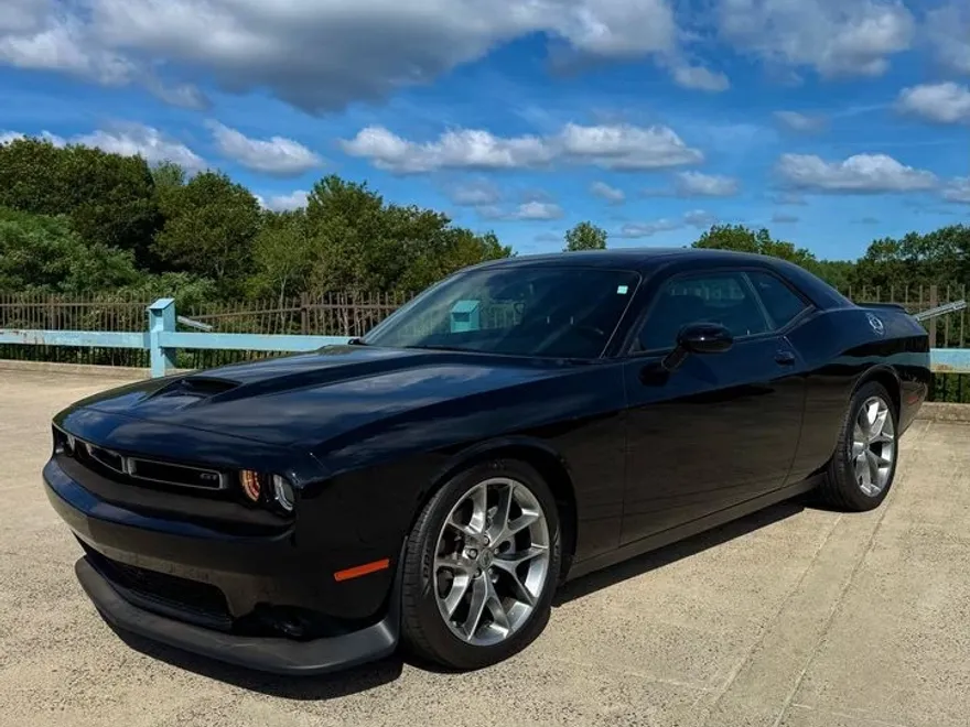 2023 Dodge Challenger GT photo 1