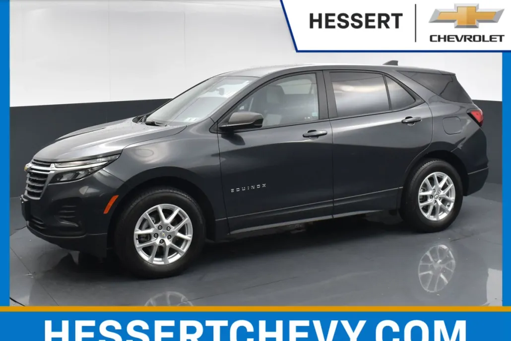 2022 Chevrolet Equinox LS photo 1