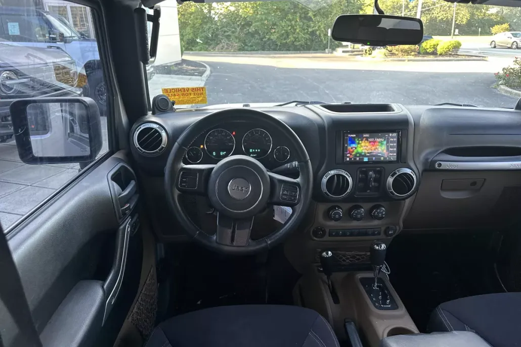 2013 Jeep Wrangler Unlimited Sahara photo 1