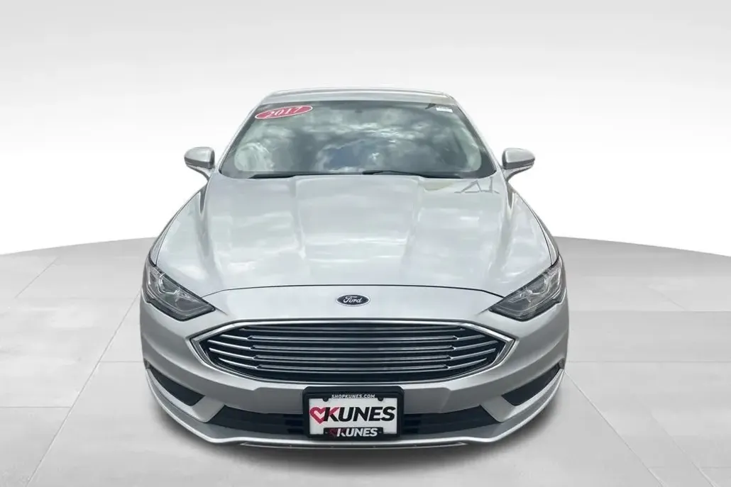 2017 Ford Fusion Hybrid SE photo 1