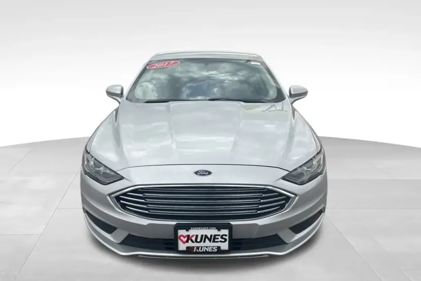2017 Ford Fusion Hybrid SE photo 1