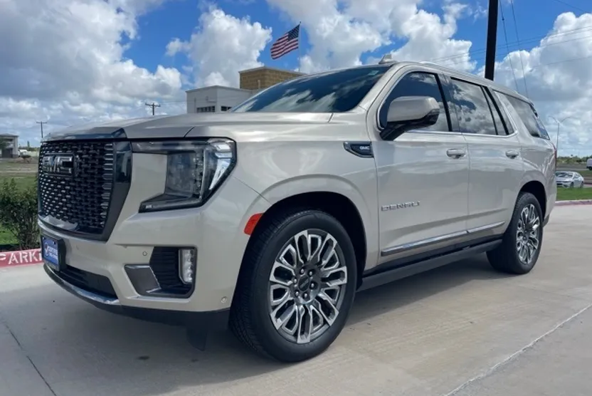 2023 Gmc Yukon Denali Ultimate photo 1