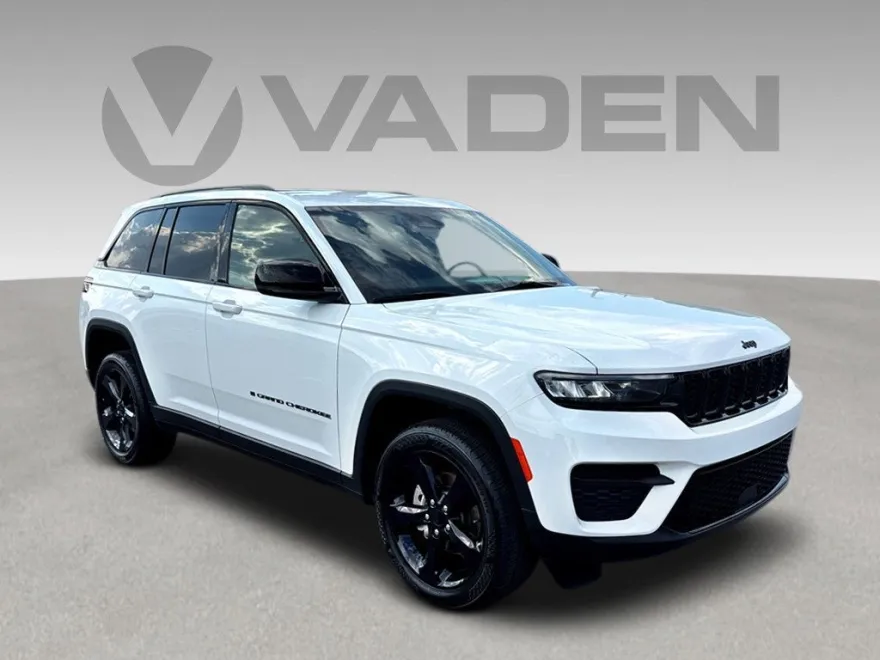 2023 Jeep Grand Cherokee Altitude photo 1