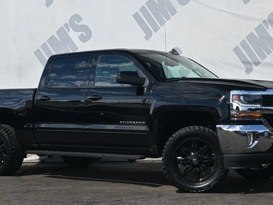 2018 Chevrolet Silverado 1500 LT photo 1