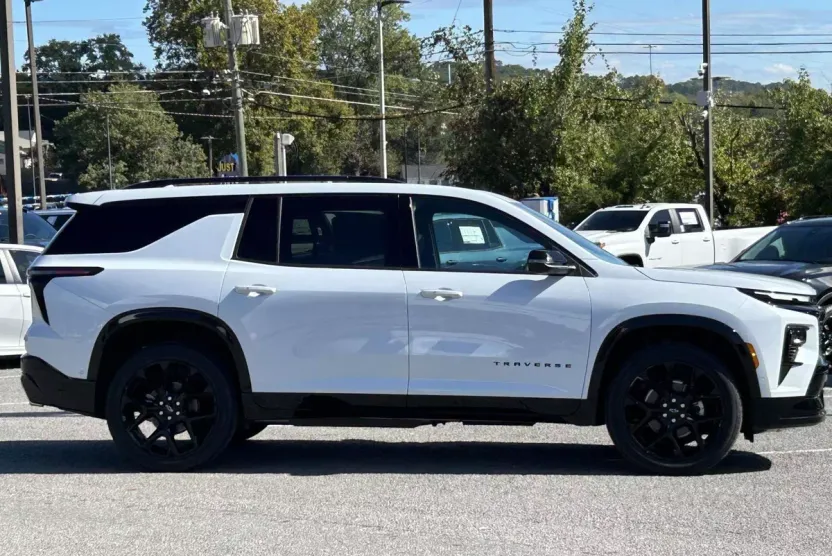 2026 Chevrolet Traverse RS photo 1