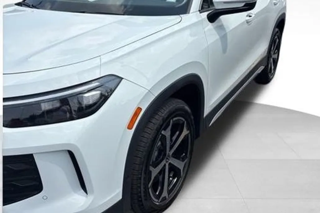 2025 Volkswagen Tiguan SE photo 1