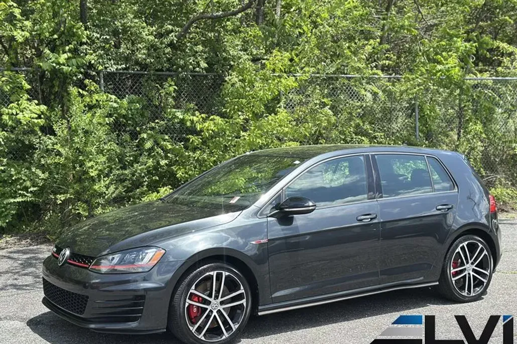 2017 Volkswagen Golf GTI Sport photo 1