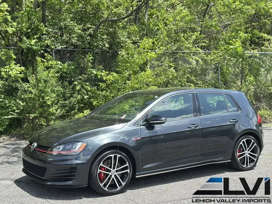 2017 Volkswagen Golf GTI Sport photo 1