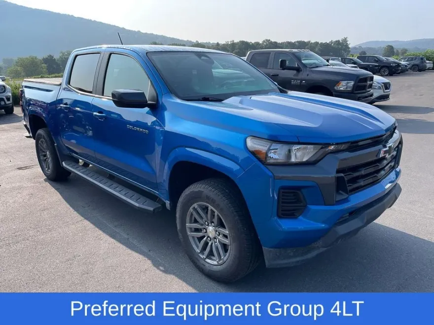 2023 Chevrolet Colorado LT photo 1