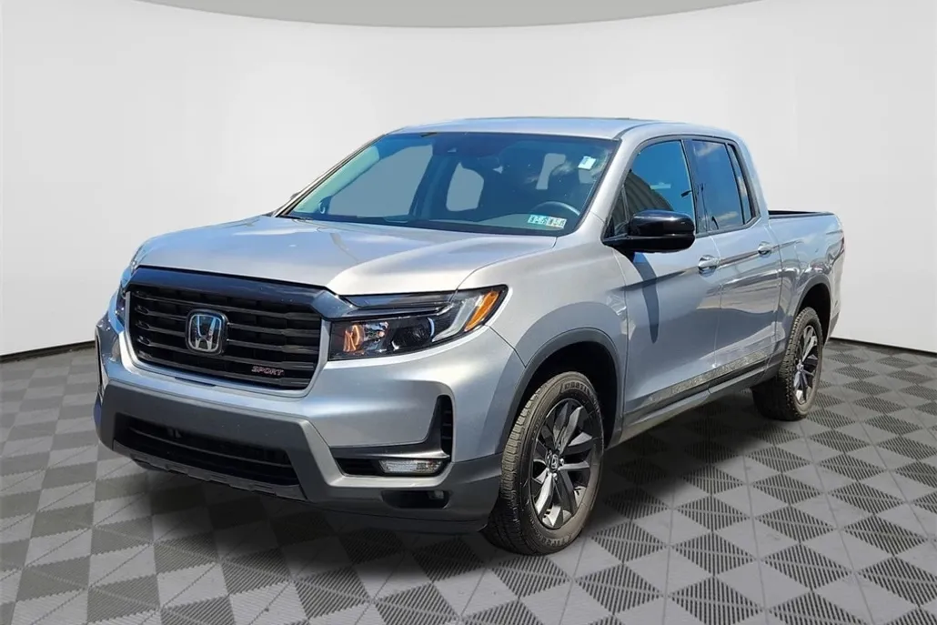 2023 Honda Ridgeline Sport photo 1