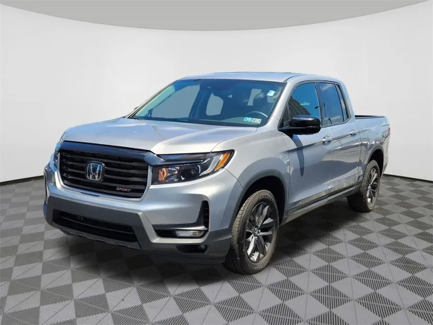 2023 Honda Ridgeline Sport photo 1