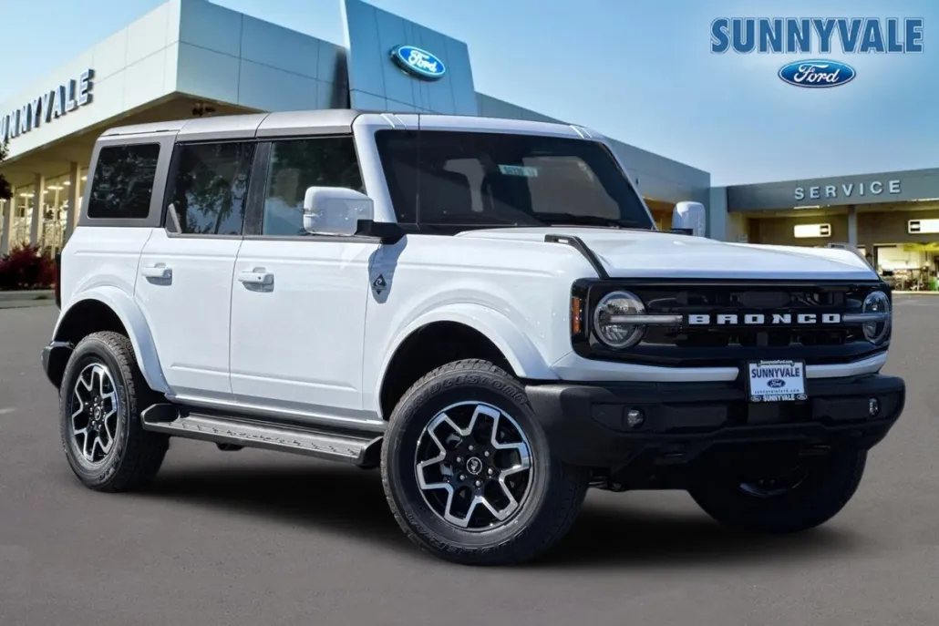 2025 Ford Bronco Outer Banks photo 1