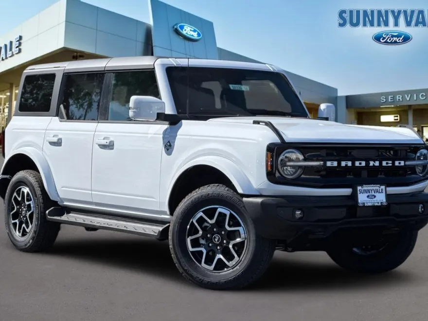2025 Ford Bronco Outer Banks photo 1