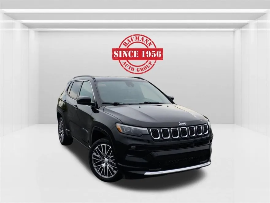 2023 Jeep Compass Limited photo 1