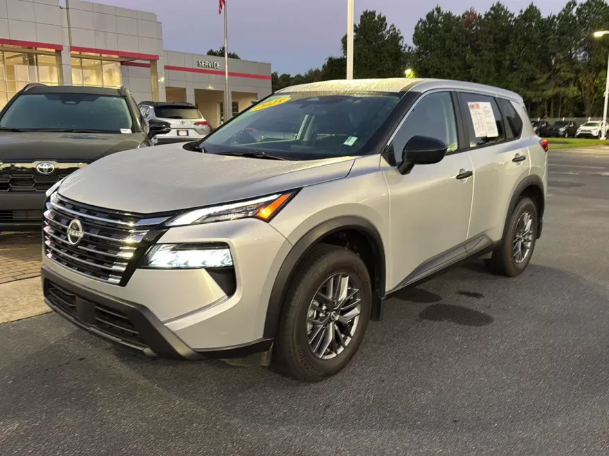 2025 Nissan Rogue S photo 1