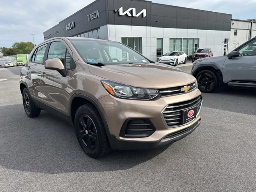 2018 Chevrolet Trax LS photo 1