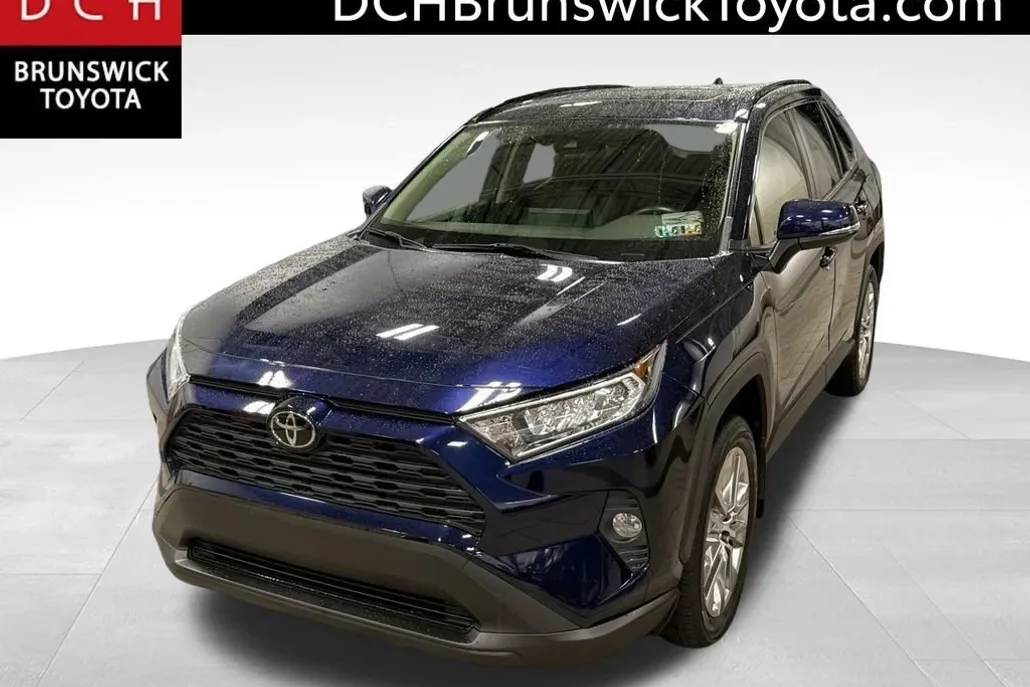 2021 Toyota RAV4 XLE Premium photo 1