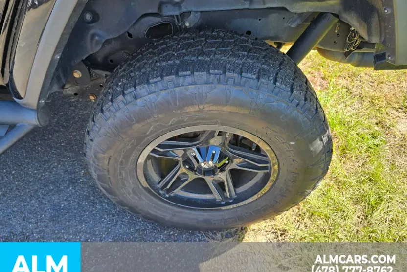 2018 Jeep Wrangler Unlimited Sahara photo 1