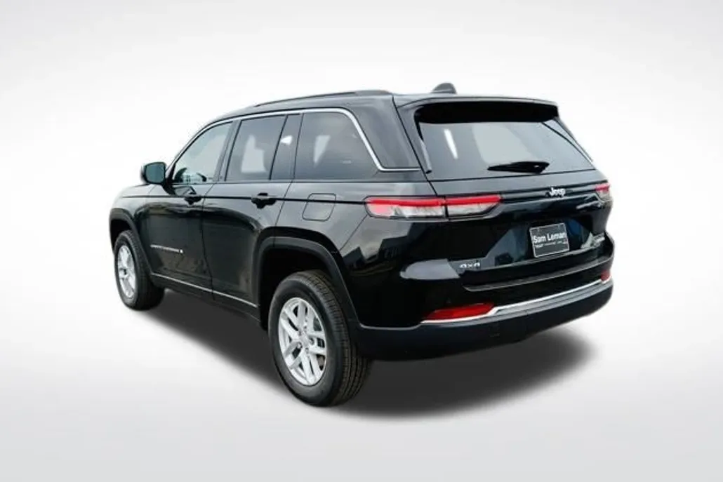 2025 Jeep Grand Cherokee Laredo X photo 1