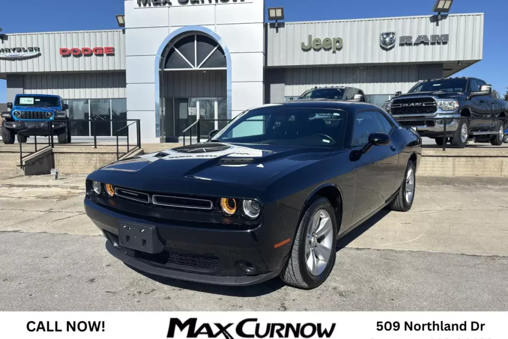 2023 Dodge Challenger SXT photo 1