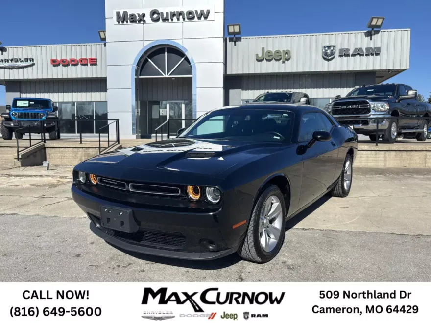 2023 Dodge Challenger SXT photo 1
