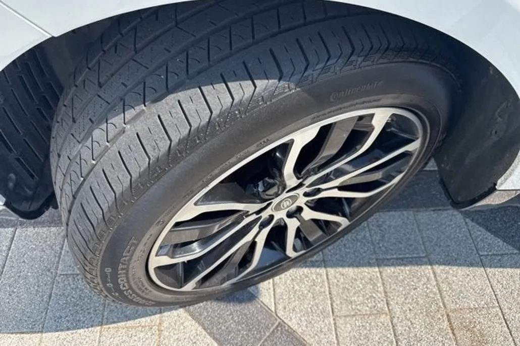2020 Land Rover Range Rover Sport HSE photo 1