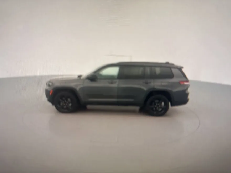 2023 Jeep Grand Cherokee Altitude photo 1