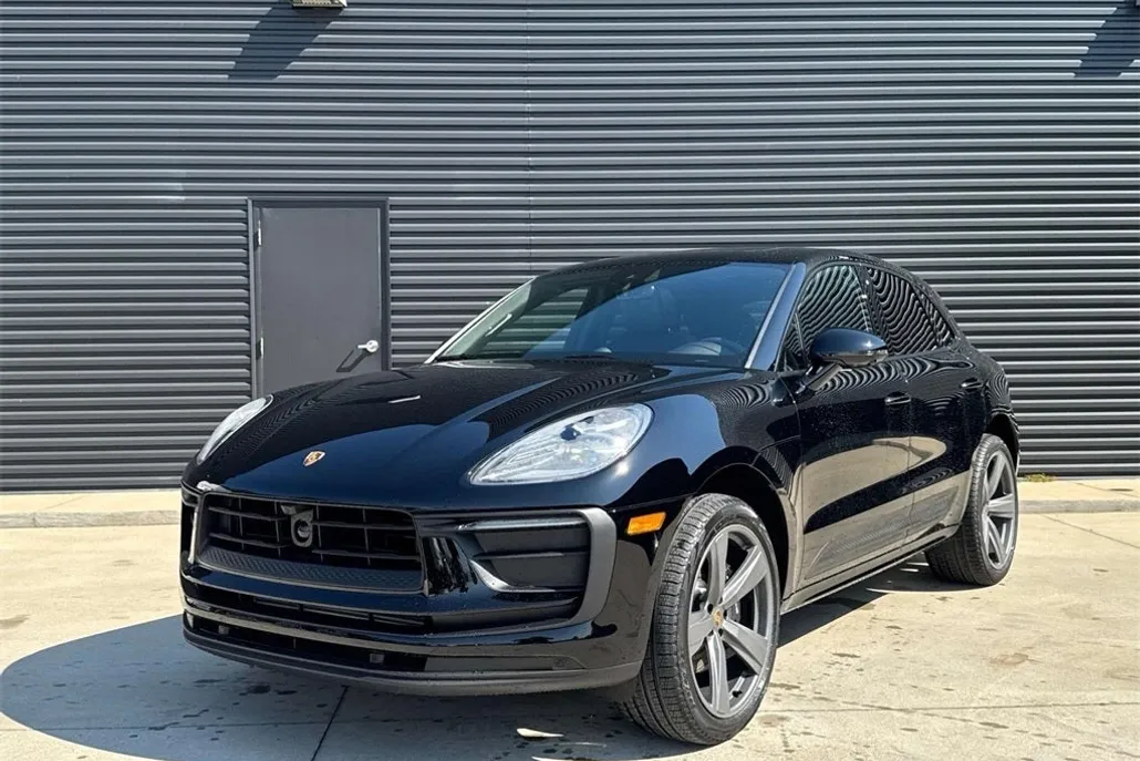 2025 Porsche Macan Base photo 1